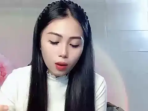 Lyly4757 online show from November 19, 2:28 pm