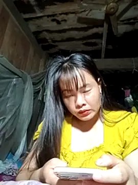 emilyzz online show from May 2, 1:44 am