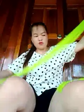 emilyzz online show from May 16, 8:02 am
