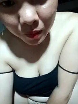 emilyzz online show from April 12, 1:53 am