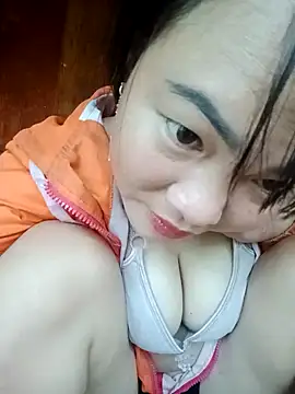 Snapshot of emilyzz chatting on November 2, 1:54 am emilyzz online show from November 2, 1:54 am