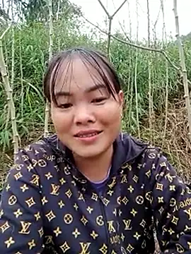 Snapshot of emilyzz chatting on November 20, 9:54 am emilyzz online show from November 20, 9:54 am