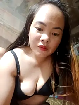 Snapshot of emilyzz chatting on October 21, 12:48 pm emilyzz online show from October 21, 12:48 pm