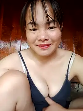 Snapshot of emilyzz chatting on September 24, 12:40 am emilyzz online show from September 24, 12:40 am