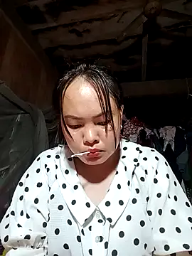 emilyzz online show from April 23, 5:36 am