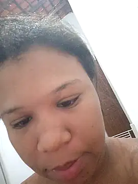 Snapshot of Milenvs chatting on November 25, 10:04 am Milenvs online show from November 25, 10:04 am