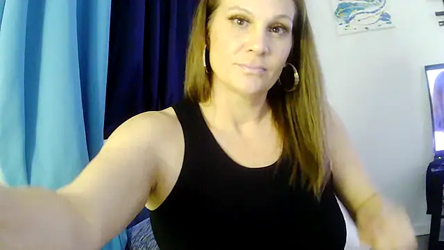 Snapshot of Ariasweetaspie chatting on January 7, 2:05 am Ariasweetaspie online show from January 7, 2:05 am