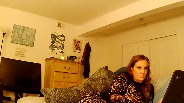 Ariasweetaspie online show from November 16, 5:12 am