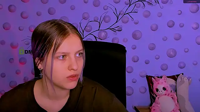 kaela spell  online show from March 13, 9:25 am