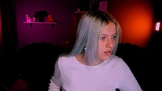 kaela spell  online show from October 17, 1:02 pm