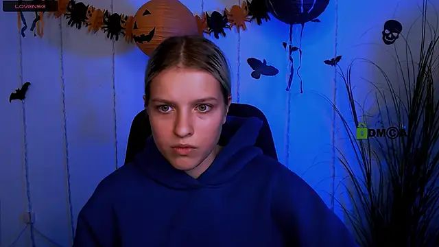 kaela spell  online show from October 30, 7:44 pm