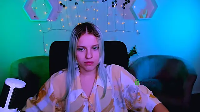 kaela spell  online show from November 15, 1:20 am