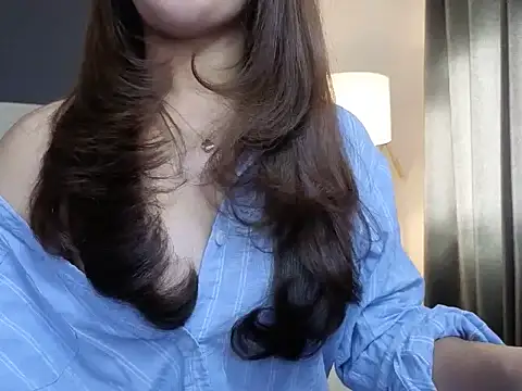 ZoeyJohnson online show from May 18, 12:00 am