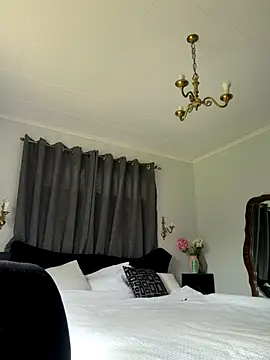 ZoeyJohnson online show from November 13, 10:57 pm