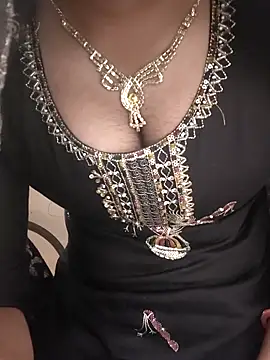 Snapshot of BellaxTrans chatting on February 17, 3:59 am BellaxTrans online show from February 17, 3:59 am