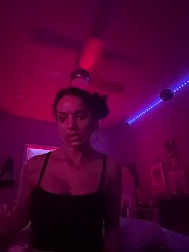 Texxaspearl online show from March 23, 8:25 am