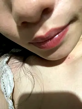 Snapshot of Bella_sexy98 chatting on December 2, 2:52 pm Bella sexy98 online show from December 2, 2:52 pm