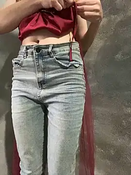 Snapshot of Bella_sexy98 chatting on November 17, 7:45 am Bella sexy98 online show from November 17, 7:45 am