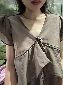 Snapshot of Bella_sexy98 chatting on June 13, 7:06 am Bella sexy98 online show from June 13, 7:06 am