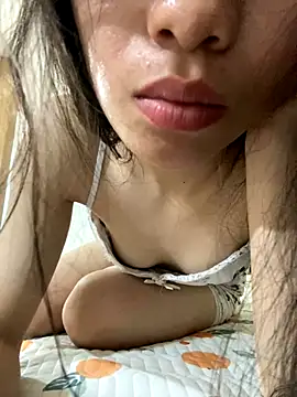 Snapshot of Bella_sexy98 chatting on October 29, 3:49 am Bella sexy98 online show from October 29, 3:49 am