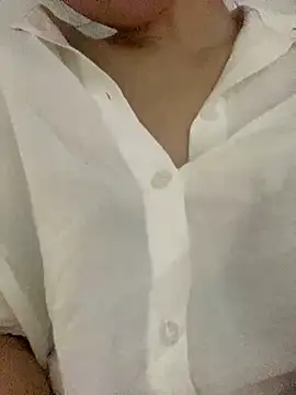 Snapshot of Bella_sexy98 chatting on November 1, 10:09 am Bella sexy98 online show from November 1, 10:09 am