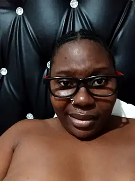 Snapshot of Darkchokola33 chatting on September 28, 6:15 pm Darkchokola33 online show from September 28, 6:15 pm