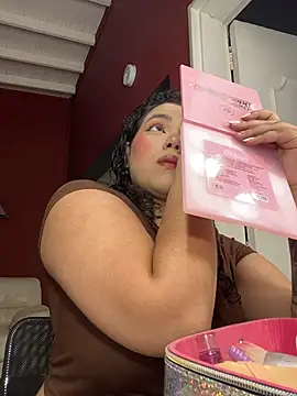 Snapshot of krisstenSantos chatting on October 22, 12:15 pm krisstenSantos online show from October 22, 12:15 pm