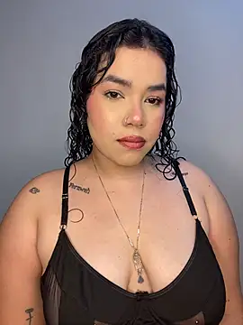 Snapshot of krisstenSantos chatting on November 13, 12:31 pm krisstenSantos online show from November 13, 12:31 pm