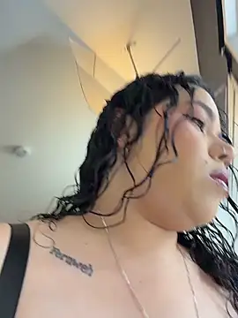 krisstenSantos online show from March 2, 1:40 pm