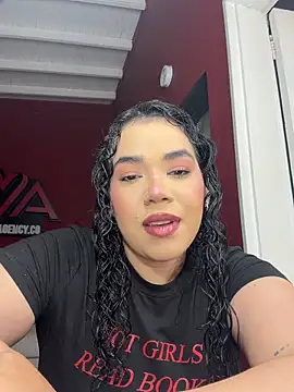 krisstenSantos online show from February 17, 1:08 pm