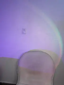 krisstenSantos online show from April 3, 2:56 pm