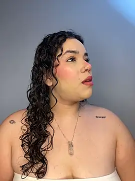 Snapshot of krisstenSantos chatting on November 11, 12:00 pm krisstenSantos online show from November 11, 12:00 pm