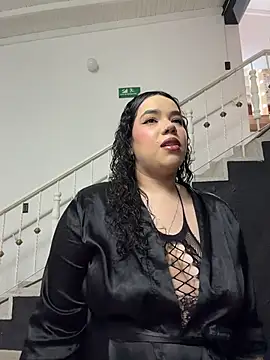 krisstenSantos online show from March 10, 2:32 pm