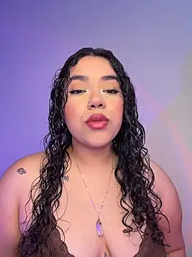 krisstenSantos online show from March 19, 2:39 pm