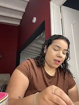 krisstenSantos online show from October 16, 11:40 am