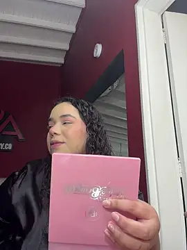 krisstenSantos online show from January 9, 2:02 pm