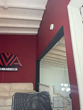 krisstenSantos online show from February 14, 1:55 pm