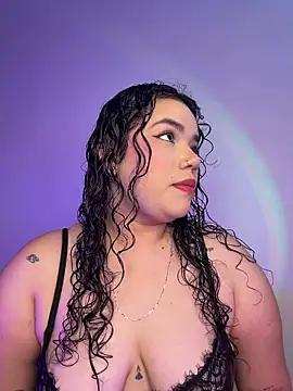 krisstenSantos online show from April 7, 1:46 pm