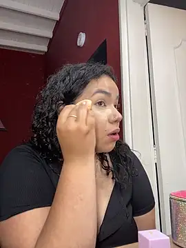 krisstenSantos online show from October 14, 11:55 am