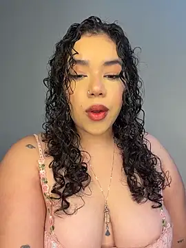 krisstenSantos online show from February 7, 1:41 pm