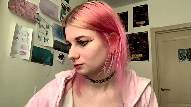 Snapshot of PinkVampire chatting on October 4, 1:23 pm PinkVampire online show from October 4, 1:23 pm