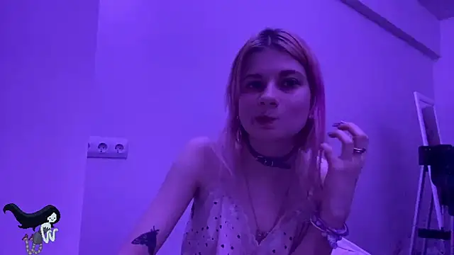 Snapshot of PinkVampire chatting on October 26, 9:37 pm PinkVampire online show from October 26, 9:37 pm