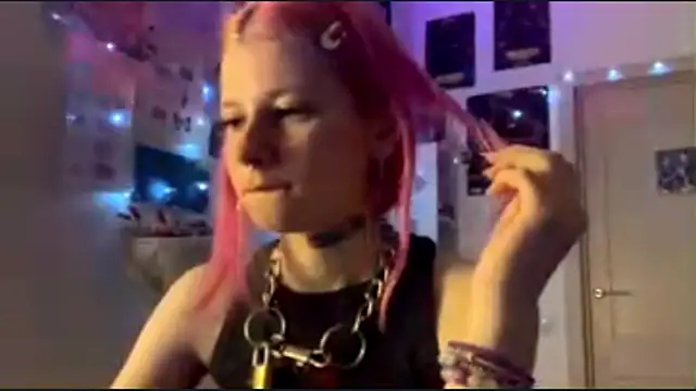 Snapshot of PinkVampire chatting on September 18, 5:05 pm PinkVampire online show from September 18, 5:05 pm