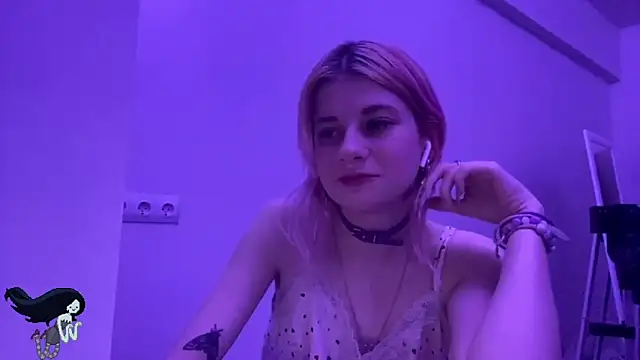 Snapshot of PinkVampire chatting on October 29, 9:03 pm PinkVampire online show from October 29, 9:03 pm