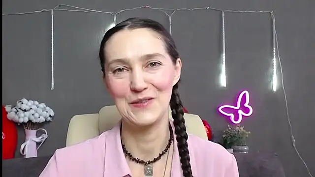 TayaFinch online show from February 19, 1:19 pm