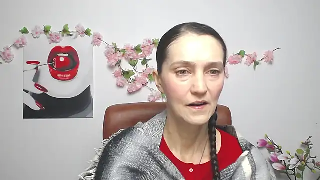 TayaFinch online show from December 3, 1:10 pm