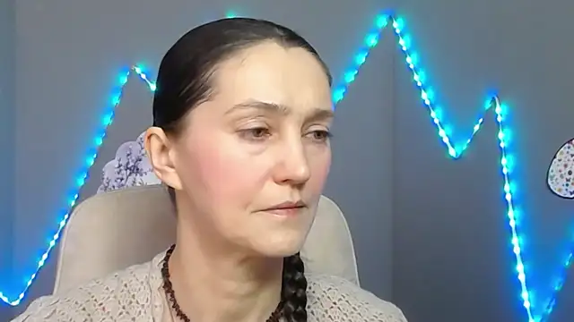 TayaFinch online show from March 31, 11:12 am