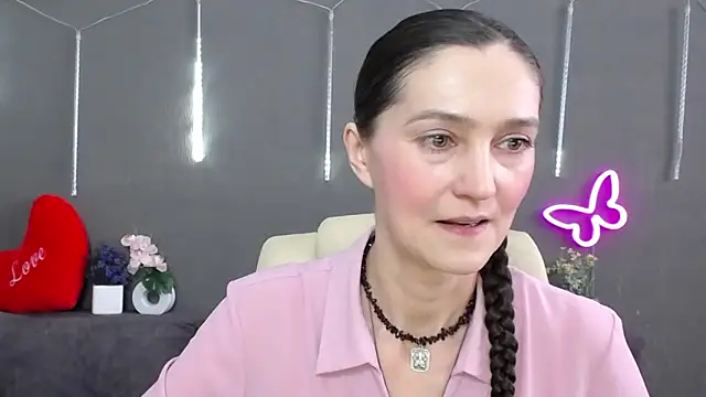 TayaFinch online show from March 10, 1:04 pm