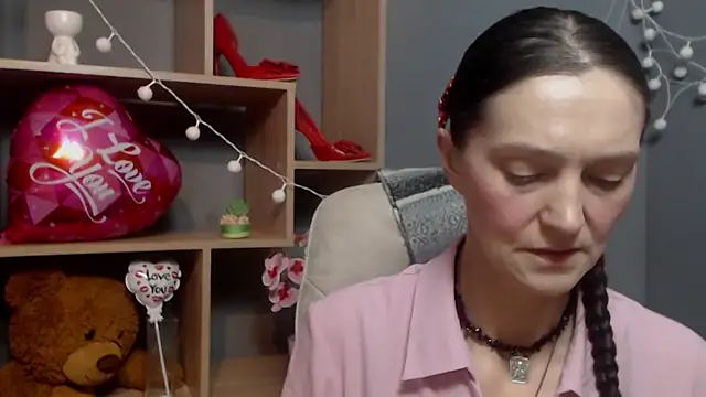 TayaFinch online show from February 12, 1:11 pm