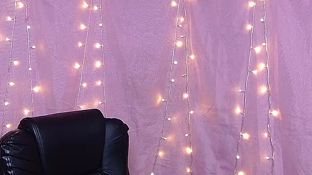 TayaFinch online show from March 3, 1:40 pm